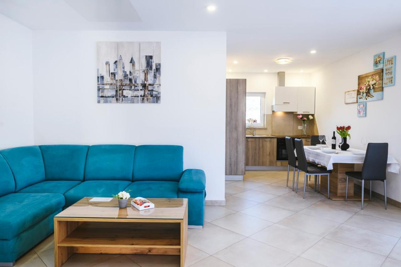 Mirela Apartment Koper