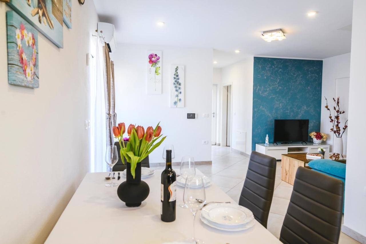 Mirela Apartment *