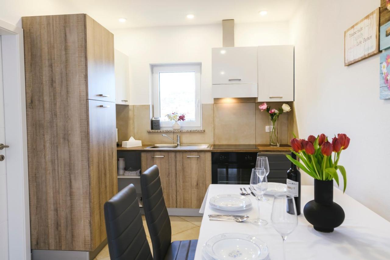 Mirela Apartment *